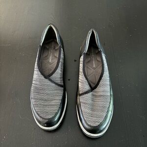 Adrienne Vittadini Sport Comfort Walking Womens Shoes Black / Grey Slip On  9M